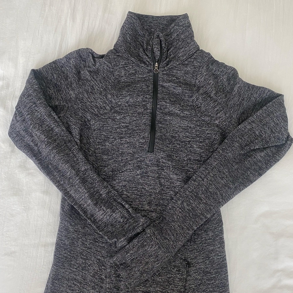 🍋Lululemon Heather Gray Quarter Zip🍋